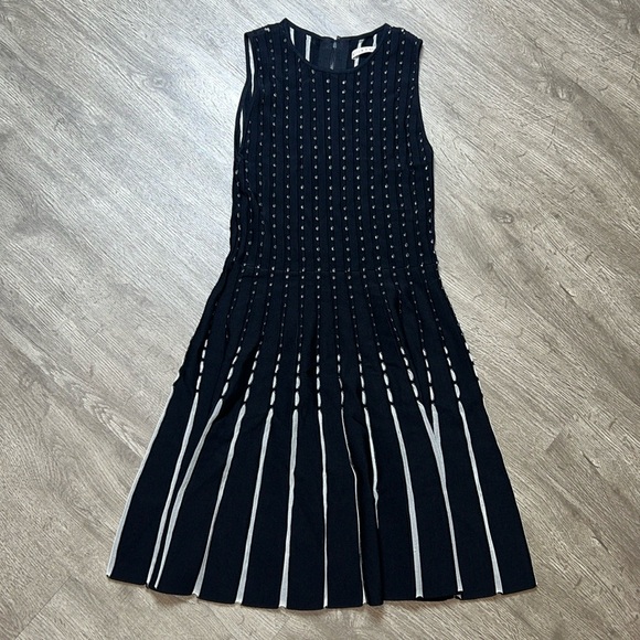 Alice + Olivia Black‎ Sleeveless Heavyweight Mini Dress